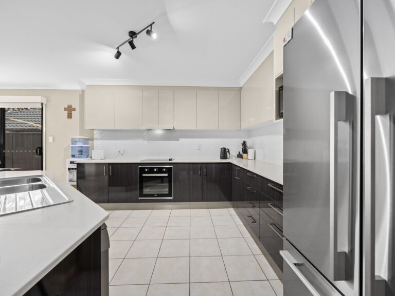 21 Freesia Close, Springfield Lakes, QLD 4300