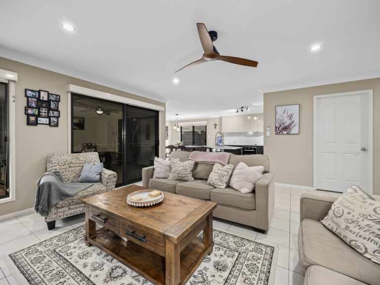 21 Freesia Close, Springfield Lakes, QLD 4300