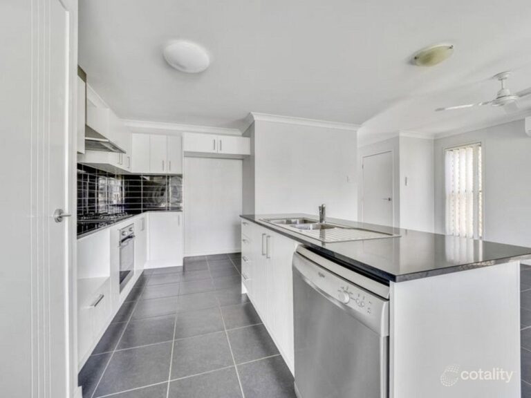 7 Brushbox Street, Ripley, QLD 4306
