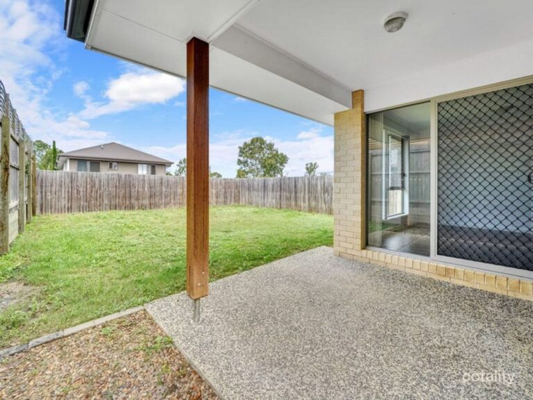 7 Brushbox Street, Ripley, QLD 4306
