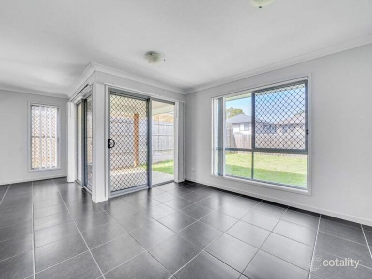 7 Brushbox Street, Ripley, QLD 4306