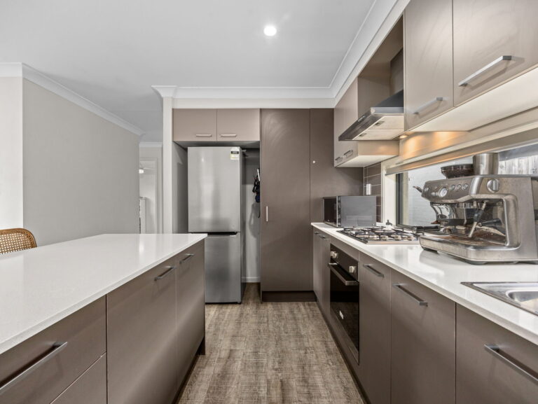 15 Stanicki Circuit, Bellbird Park, QLD 4300
