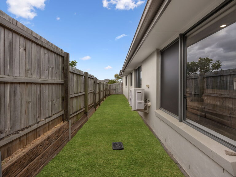 15 Stanicki Circuit, Bellbird Park, QLD 4300