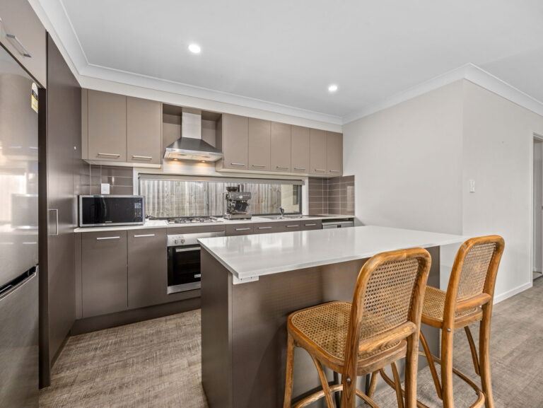 15 Stanicki Circuit, Bellbird Park, QLD 4300