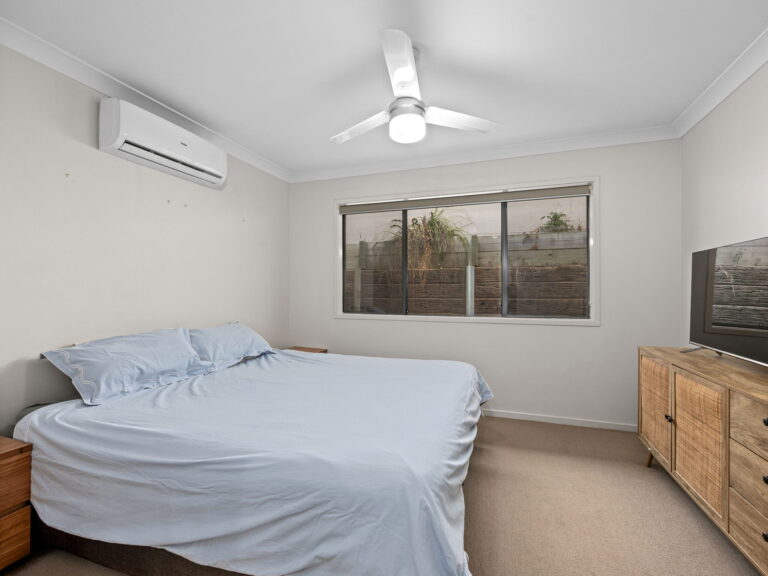 15 Stanicki Circuit, Bellbird Park, QLD 4300