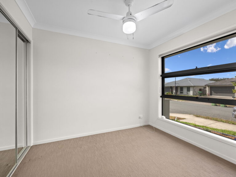 15 Stanicki Circuit, Bellbird Park, QLD 4300