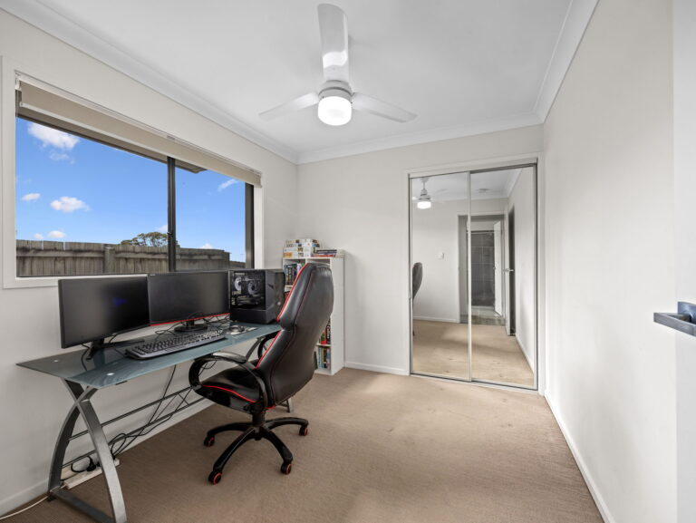 15 Stanicki Circuit, Bellbird Park, QLD 4300