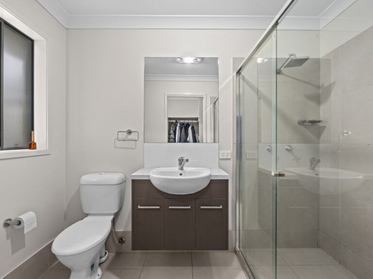 15 Stanicki Circuit, Bellbird Park, QLD 4300