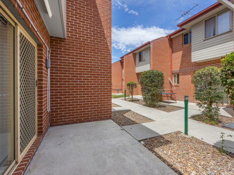 2/191 Warwick Road, Churchill, QLD 4305
