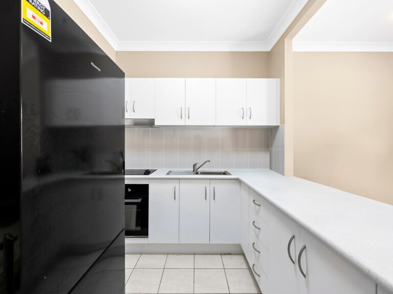 2/191 Warwick Road, Churchill, QLD 4305