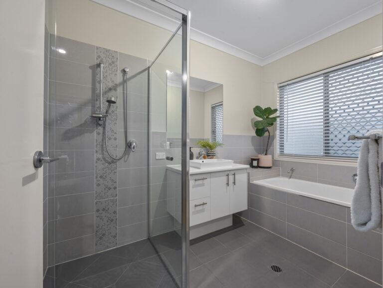 6 Dry Dock Circuit, Springfield Lakes, QLD 4300