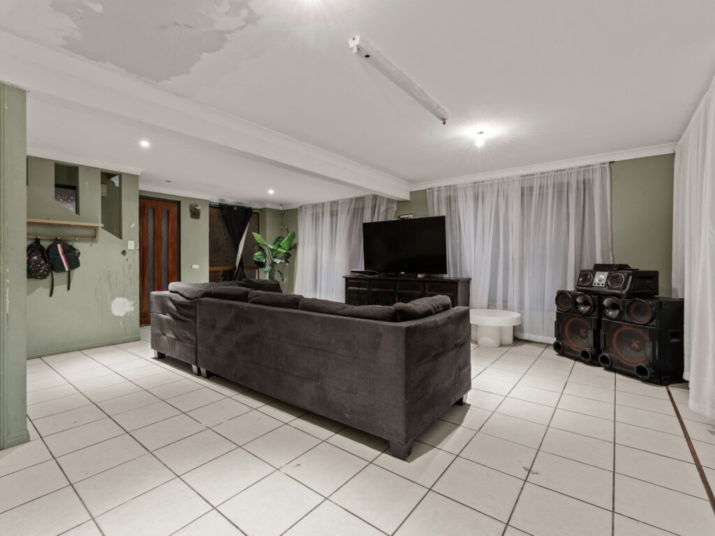 6 Bembridge Court, Bellbird Park, QLD 4300