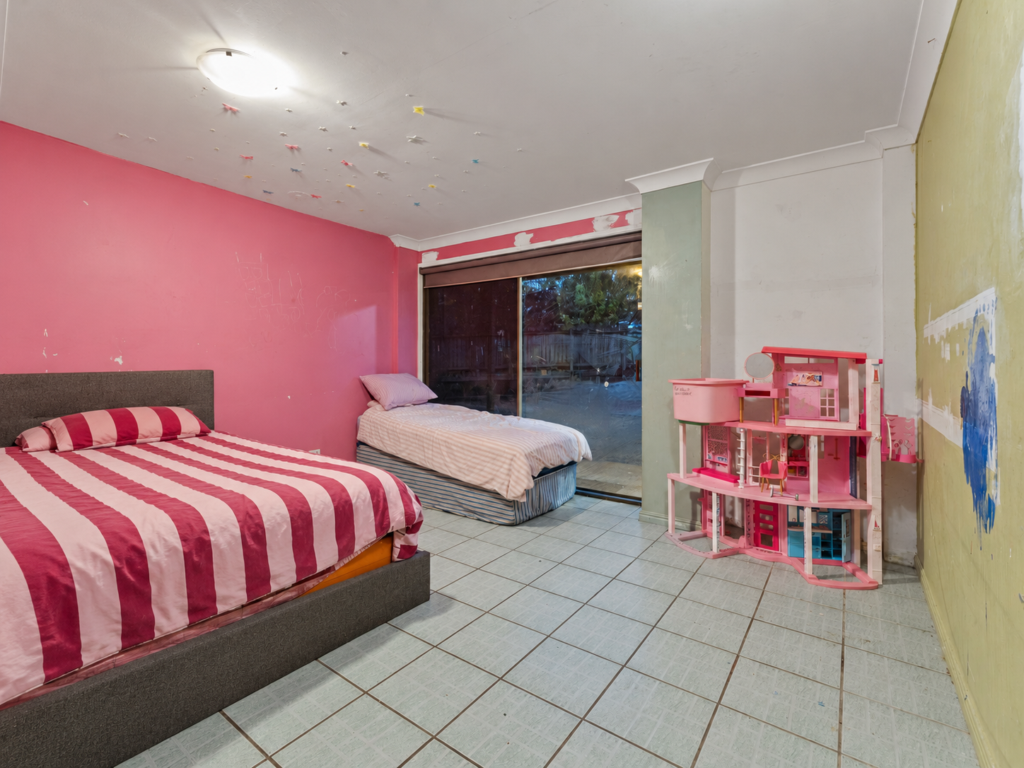 6 Bembridge Court, Bellbird Park, QLD 4300