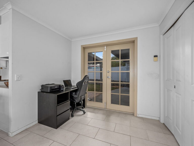 23 Allamanda Drive, Camira, QLD 4300