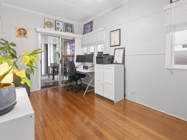 82 Cothill Road, Silkstone, QLD 4304