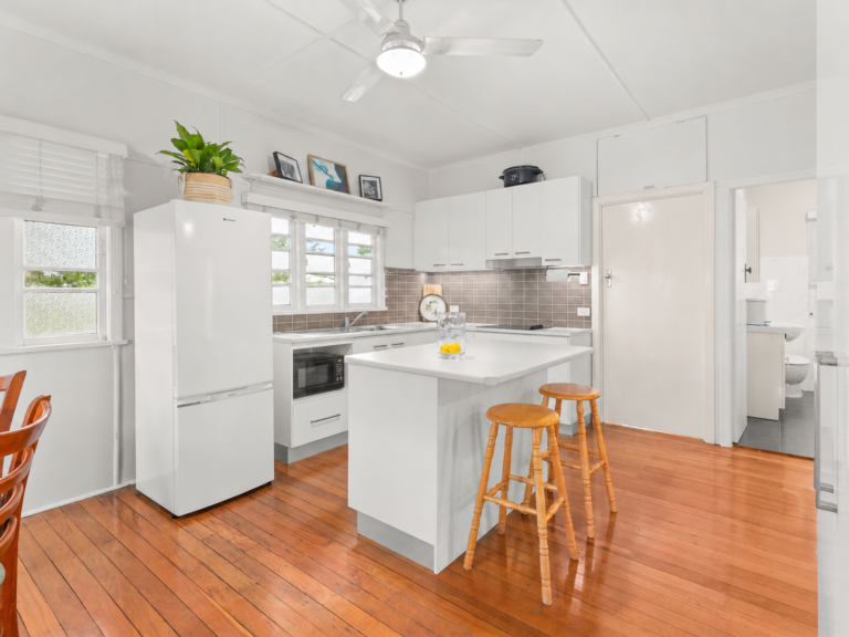 82 Cothill Road, Silkstone, QLD 4304