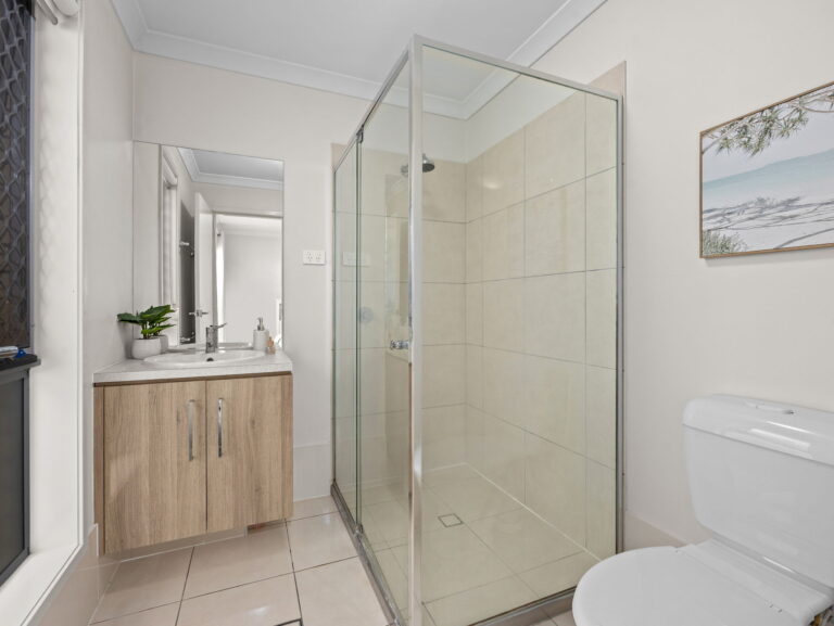 2/37 Lillypilly Drive, Ripley, QLD 4306