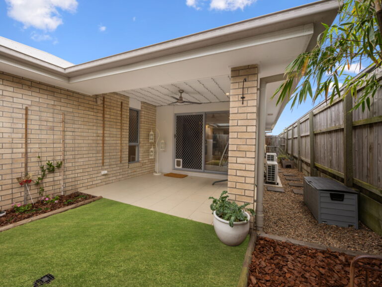 2/37 Lillypilly Drive, Ripley, QLD 4306