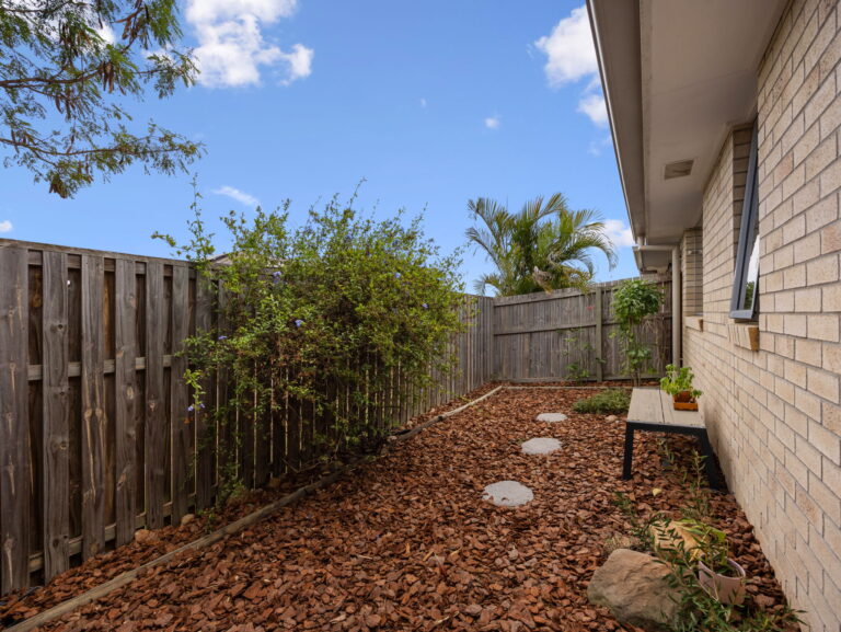 2/37 Lillypilly Drive, Ripley, QLD 4306