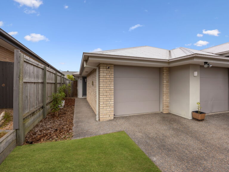 2/37 Lillypilly Drive, Ripley, QLD 4306