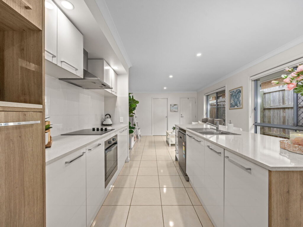 2/37 Lillypilly Drive, Ripley, QLD 4306