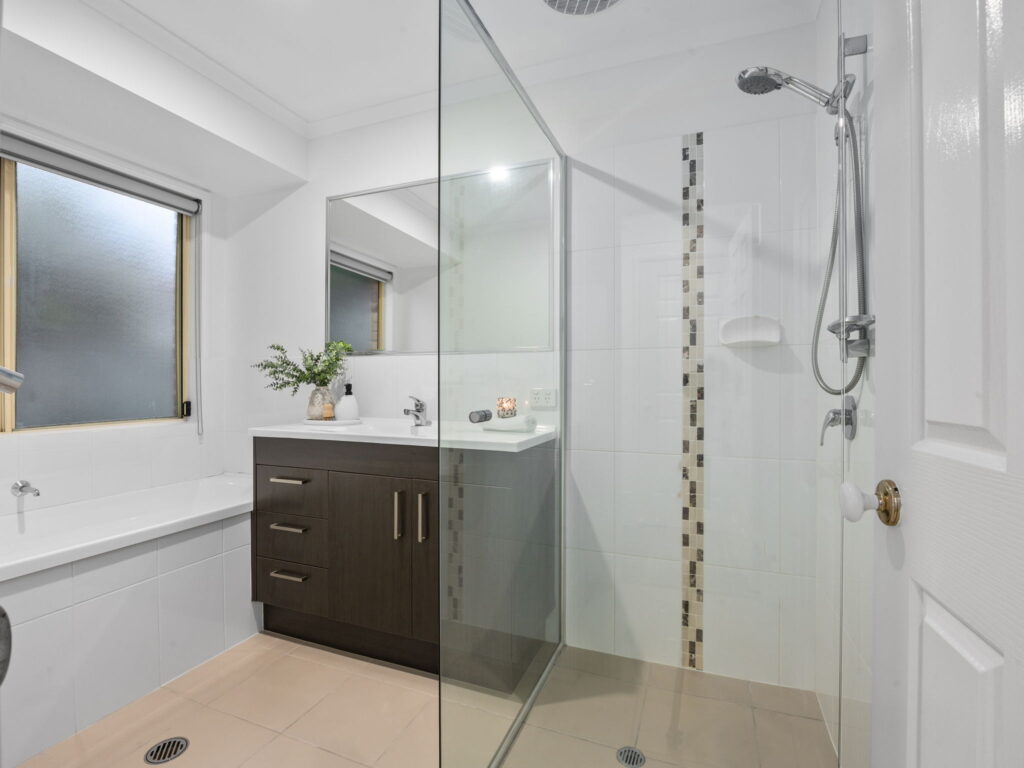 35 Carissa Street, Sinnamon Park, QLD 4073
