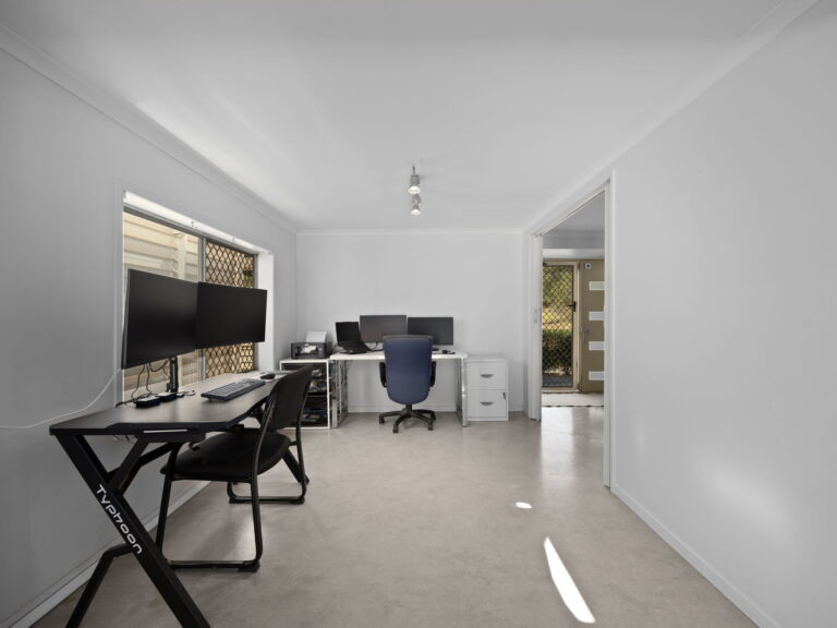 10 Cushing Street, North Ipswich, QLD 4305