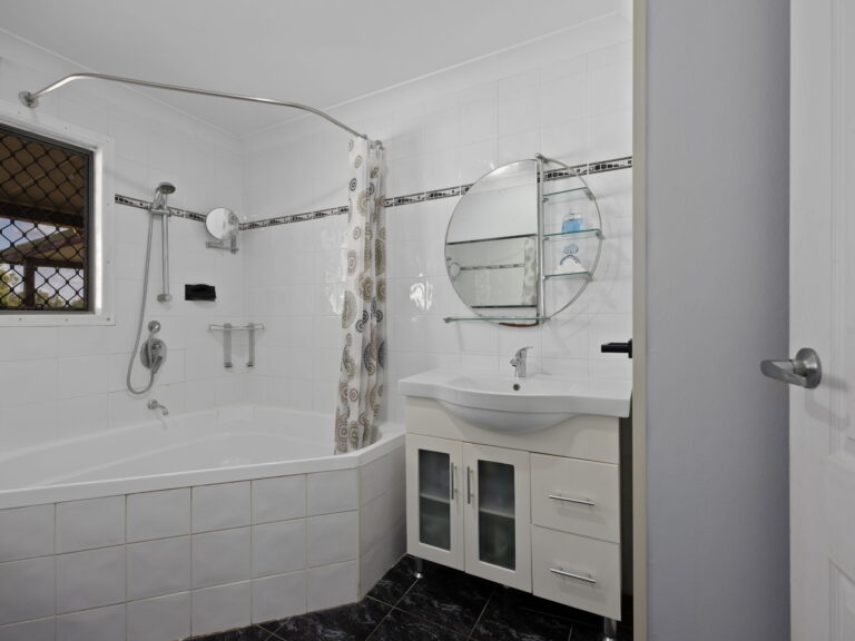 10 Cushing Street, North Ipswich, QLD 4305