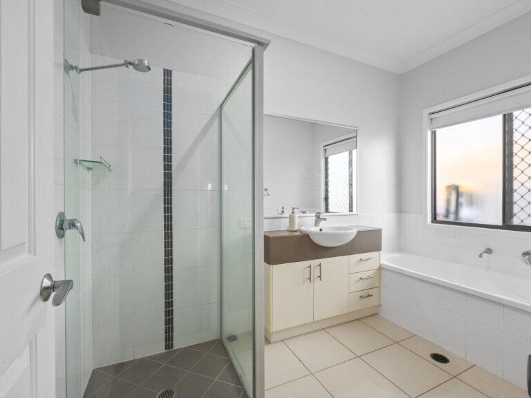48 Grand Canyon Drive, Springfield Lakes, QLD 4300