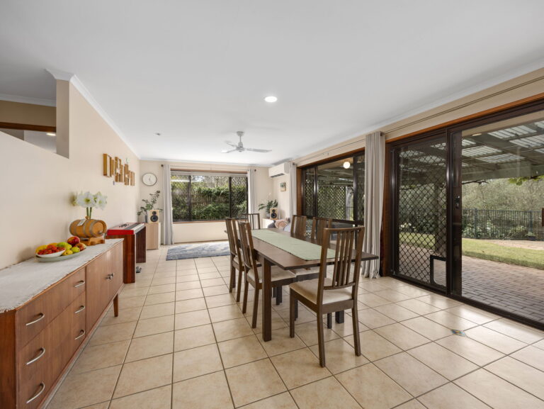40 Islandview Street, Barellan Point, QLD 4306
