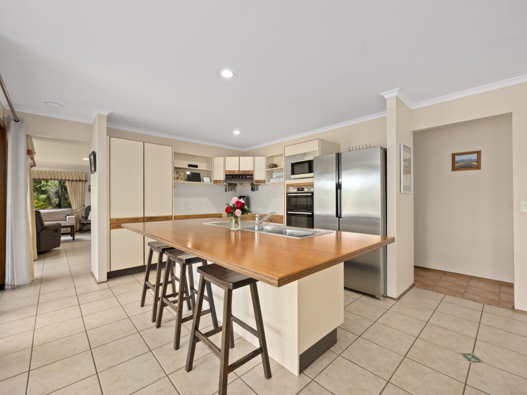40 Islandview Street, Barellan Point, QLD 4306