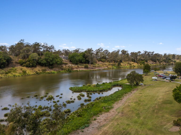 40 Islandview Street, Barellan Point, QLD 4306