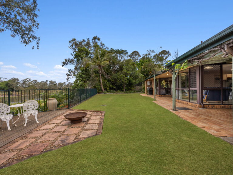 40 Islandview Street, Barellan Point, QLD 4306