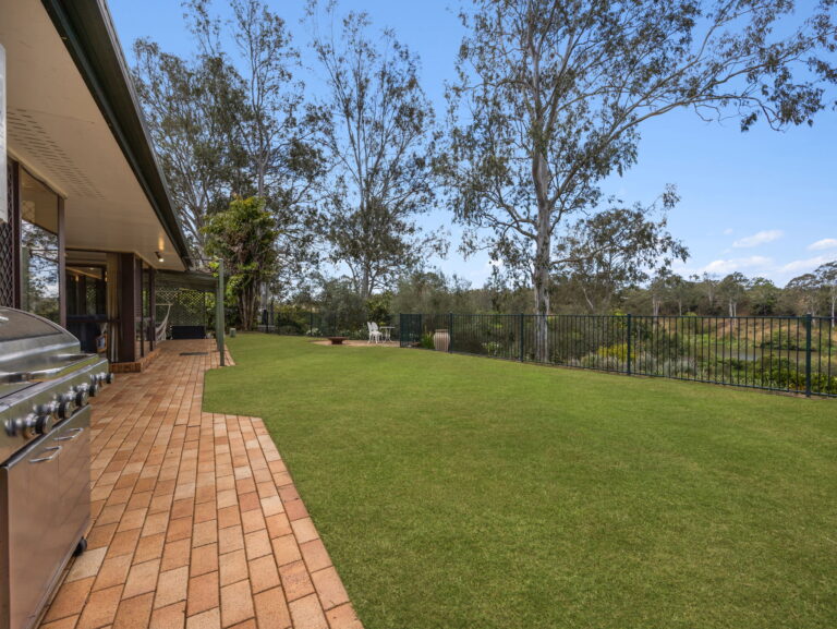 40 Islandview Street, Barellan Point, QLD 4306
