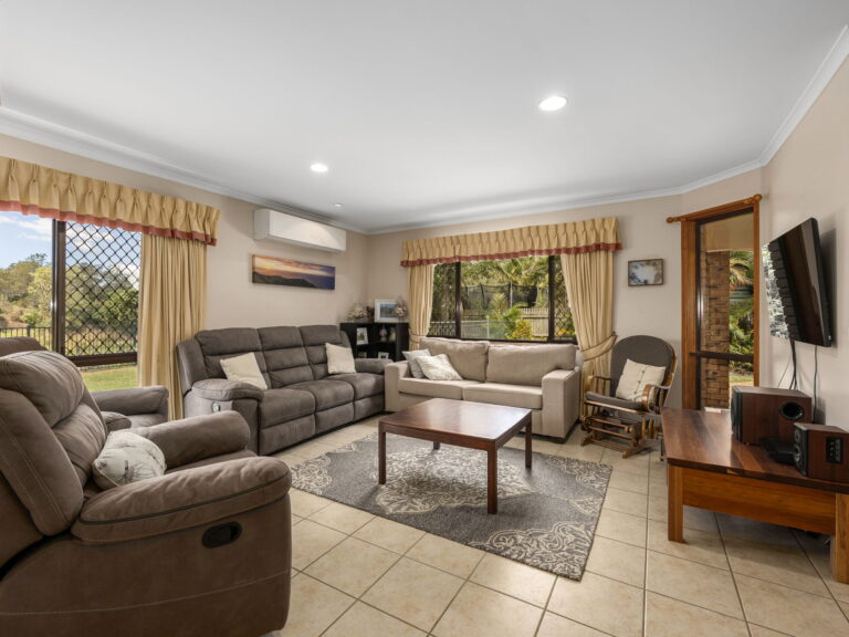 40 Islandview Street, Barellan Point, QLD 4306