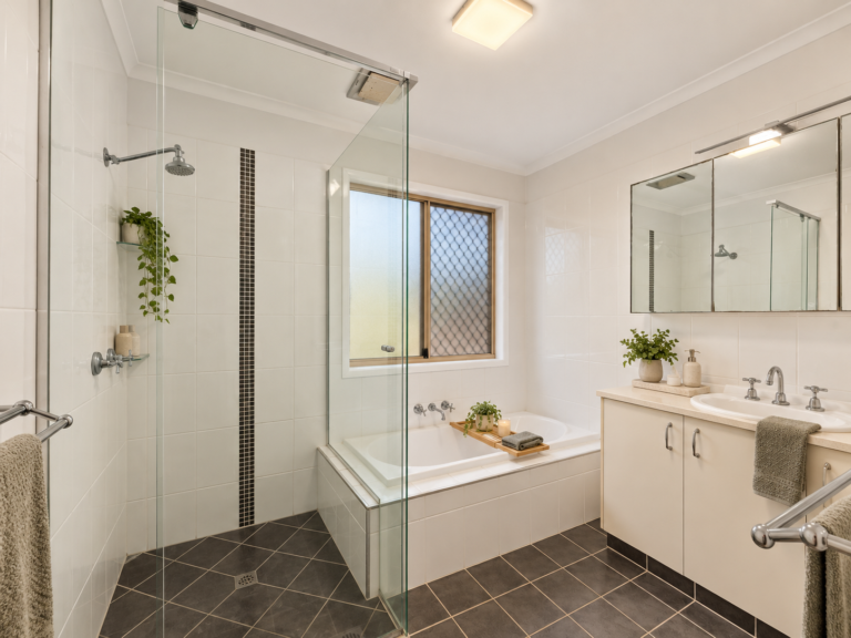 5 Nigel Street, Redbank Plains, QLD 4301