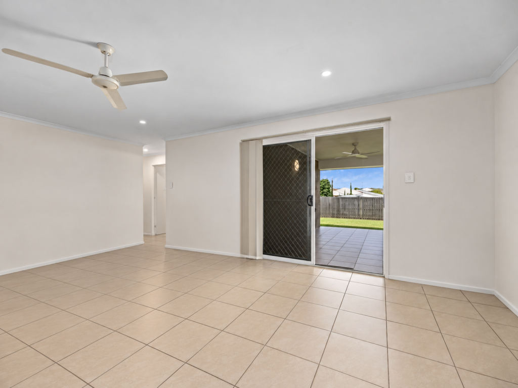 15 Morris Crescent, Bellbird Park, QLD 4300