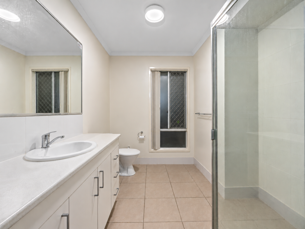 15 Morris Crescent, Bellbird Park, QLD 4300