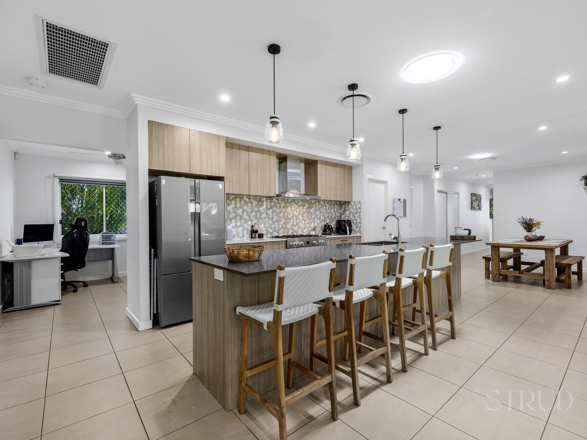 eyJ0eXAiOiJKV1QiLCJhbGciOiJIUzI1NiJ9.eyJzdGciOltbMTYsImh0dHBzOi8vYXUtY3JtLmNkbnMucmV4c29mdHdhcmUuY29tL2FwcC9saXZlc3RvcmUvYWNjb3VudHMvMzg2NC9saXN0aW5ncy80Mjg2MzU2L2ltYWdlcy8xMi1wcmludC05LWNhbGFkZW5pYV9mYTQ5LTU1ODEtOTMzNS00ZTAyLTBkOTktNDgyMy1jNzcwLWFkMmZfMjAyNDA5MjYxMjE0MTAuanBnIiwxXSxbMTYsImh0dHBzOi8vYXUtY3JtLmNkbnMucmV4c29mdHdhcmUuY29tL2FwcC9saXZlc3RvcmUvYWNjb3VudHMvMzg2NC93YXRlcm1hcmtzLzUwNy9pbWFnZXMvU3RydWQtV2hpdGVfZTFhNi0zYWY2LWVhYzEtYzUwNC1jOTExLWM1ZmEtZGNhMi1lMWJhXzIwMjIwNTIwMDExNzI1LnBuZyIsMV0sWzgsMjVdLFsxMixudWxsLDAuMDksMl0sWzYsImJvdHRvbS1yaWdodCIsMjUsMjVdXSwiaXNzIjoiNTFjZWJlMTItMTUzYy0xMWU5LTk4YTYtNmU0YTY3YzRmYTg3In0