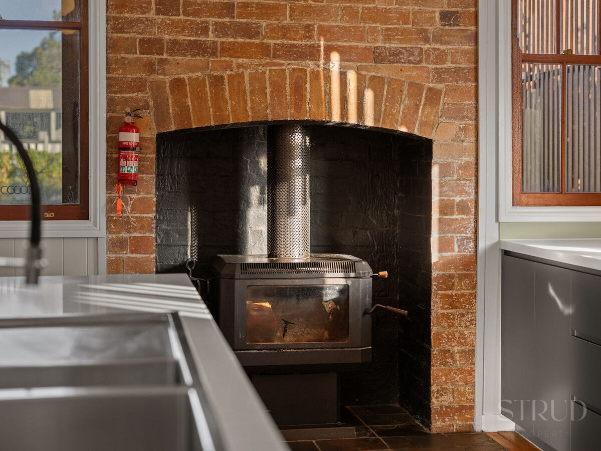 eyJ0eXAiOiJKV1QiLCJhbGciOiJIUzI1NiJ9.eyJzdGciOltbMTYsImh0dHBzOi8vYXUtY3JtLmNkbnMucmV4c29mdHdhcmUuY29tL2FwcC9saXZlc3RvcmUvYWNjb3VudHMvMzg2NC9saXN0aW5ncy80NzEwMzc5L2ltYWdlcy81LXdlYi1vci1tbHMtMTQtaGVyYl80M2Q4LWE4ZjQtMGUxMS1hMjI2LWYyYjQtNWY3Ni01ZWIyLTBiN2VfMjAyNTEwMjMxMTQ3NDcuanBnIiwxXSxbMTYsImh0dHBzOi8vYXUtY3JtLmNkbnMucmV4c29mdHdhcmUuY29tL2FwcC9saXZlc3RvcmUvYWNjb3VudHMvMzg2NC93YXRlcm1hcmtzLzUwNy9pbWFnZXMvU3RydWQtV2hpdGVfZTFhNi0zYWY2LWVhYzEtYzUwNC1jOTExLWM1ZmEtZGNhMi1lMWJhXzIwMjIwNTIwMDExNzI1LnBuZyIsMV0sWzgsMjVdLFsxMixudWxsLDAuMDksMl0sWzYsImJvdHRvbS1yaWdodCIsMjUsMjVdXSwiaXNzIjoiNTFjZWJlMTItMTUzYy0xMWU5LTk4YTYtNmU0YTY3YzRmYTg3In0