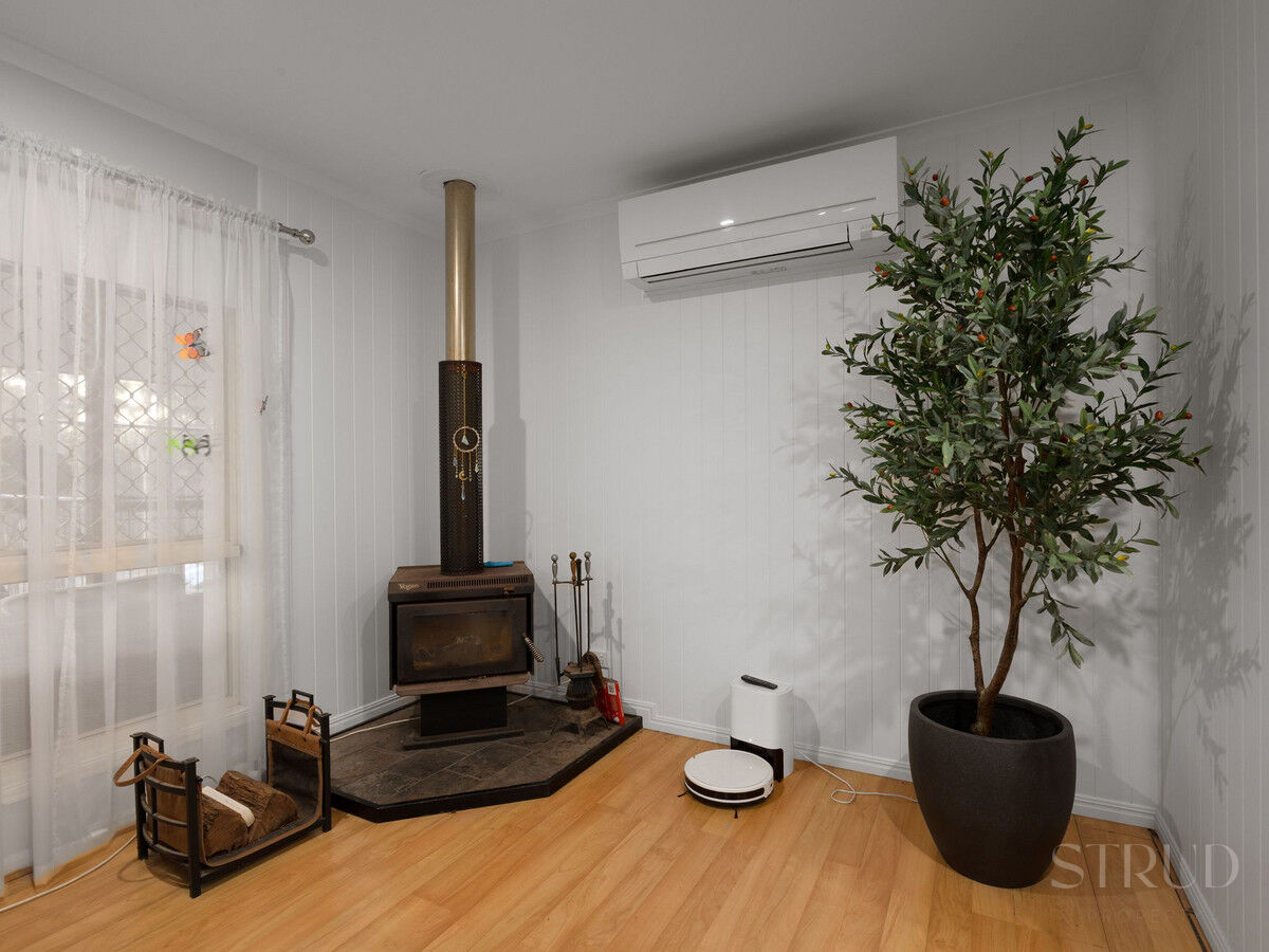 eyJ0eXAiOiJKV1QiLCJhbGciOiJIUzI1NiJ9.eyJzdGciOltbMTYsImh0dHBzOi8vYXUtY3JtLmNkbnMucmV4c29mdHdhcmUuY29tL2FwcC9saXZlc3RvcmUvYWNjb3VudHMvMzg2NC9saXN0aW5ncy80ODYxMjM4L2ltYWdlcy8xOS13ZWItb3ItbWxzLTY3LTczLV8xYTVlLTc3YjktYTVkNS0zZTAwLThmODEtNjQ2NS0xOGIzLTFiMDhfMjAyNjAyMDUxMDQ3MDcuanBnIiwxXSxbMTYsImh0dHBzOi8vYXUtY3JtLmNkbnMucmV4c29mdHdhcmUuY29tL2FwcC9saXZlc3RvcmUvYWNjb3VudHMvMzg2NC93YXRlcm1hcmtzLzUwNy9pbWFnZXMvU3RydWQtV2hpdGVfZTFhNi0zYWY2LWVhYzEtYzUwNC1jOTExLWM1ZmEtZGNhMi1lMWJhXzIwMjIwNTIwMDExNzI1LnBuZyIsMV0sWzgsMjVdLFsxMixudWxsLDAuMDksMl0sWzYsImJvdHRvbS1yaWdodCIsMjUsMjVdXSwiaXNzIjoiNTFjZWJlMTItMTUzYy0xMWU5LTk4YTYtNmU0YTY3YzRmYTg3In0