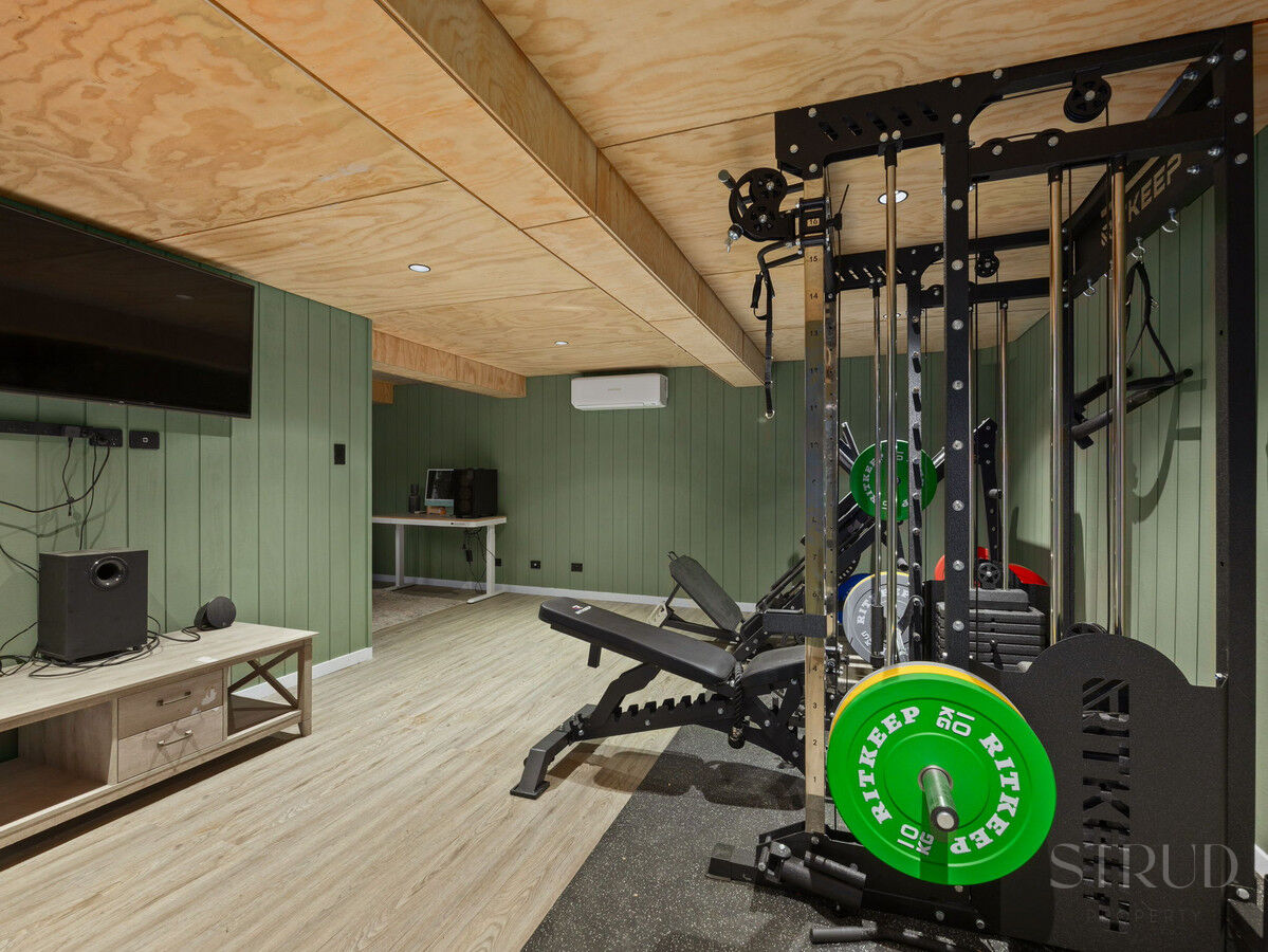 eyJ0eXAiOiJKV1QiLCJhbGciOiJIUzI1NiJ9.eyJzdGciOltbMTYsImh0dHBzOi8vYXUtY3JtLmNkbnMucmV4c29mdHdhcmUuY29tL2FwcC9saXZlc3RvcmUvYWNjb3VudHMvMzg2NC9saXN0aW5ncy80ODk1MDkwL2ltYWdlcy8xOC13ZWItb3ItbWxzLTEzLWJlYV82OTAyLTMzMTUtMGY2MC03ZGI5LWFkZmQtZDM1MC04ZGMyLTEyNDJfMjAyNjAyMTMwNTE1NDguanBnIiwxXSxbMTYsImh0dHBzOi8vYXUtY3JtLmNkbnMucmV4c29mdHdhcmUuY29tL2FwcC9saXZlc3RvcmUvYWNjb3VudHMvMzg2NC93YXRlcm1hcmtzLzUwNy9pbWFnZXMvU3RydWQtV2hpdGVfZTFhNi0zYWY2LWVhYzEtYzUwNC1jOTExLWM1ZmEtZGNhMi1lMWJhXzIwMjIwNTIwMDExNzI1LnBuZyIsMV0sWzgsMjVdLFsxMixudWxsLDAuMDksMl0sWzYsImJvdHRvbS1yaWdodCIsMjUsMjVdXSwiaXNzIjoiNTFjZWJlMTItMTUzYy0xMWU5LTk4YTYtNmU0YTY3YzRmYTg3In0