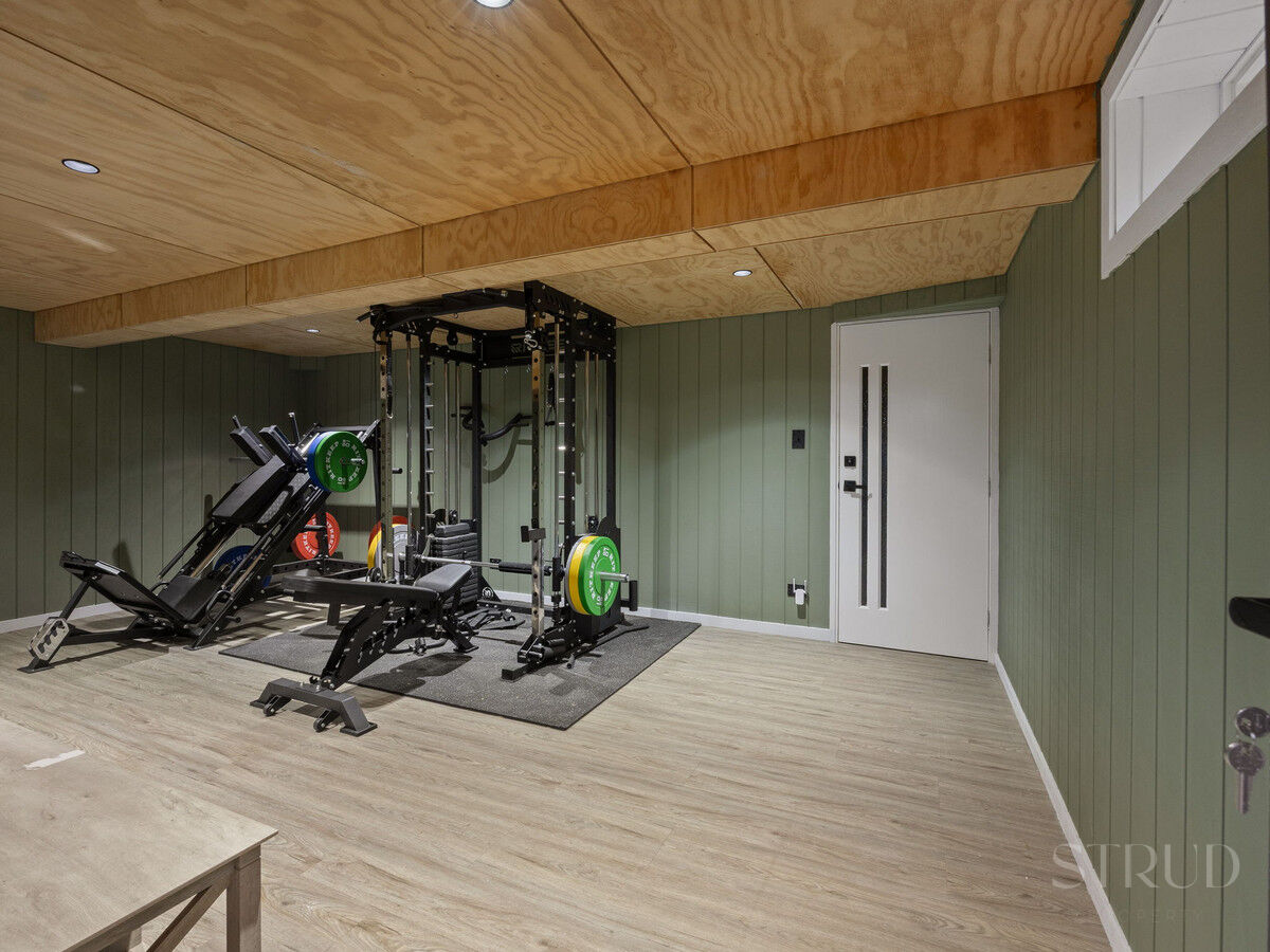 eyJ0eXAiOiJKV1QiLCJhbGciOiJIUzI1NiJ9.eyJzdGciOltbMTYsImh0dHBzOi8vYXUtY3JtLmNkbnMucmV4c29mdHdhcmUuY29tL2FwcC9saXZlc3RvcmUvYWNjb3VudHMvMzg2NC9saXN0aW5ncy80ODk1MDkwL2ltYWdlcy8xOS13ZWItb3ItbWxzLTEzLWJlYV9lODJmLWUyMmItY2VhMC0yYzQ4LTNmMGUtMzM3Zi05ZTQxLTc4NTVfMjAyNjAyMTMwNTE1NDkuanBnIiwxXSxbMTYsImh0dHBzOi8vYXUtY3JtLmNkbnMucmV4c29mdHdhcmUuY29tL2FwcC9saXZlc3RvcmUvYWNjb3VudHMvMzg2NC93YXRlcm1hcmtzLzUwNy9pbWFnZXMvU3RydWQtV2hpdGVfZTFhNi0zYWY2LWVhYzEtYzUwNC1jOTExLWM1ZmEtZGNhMi1lMWJhXzIwMjIwNTIwMDExNzI1LnBuZyIsMV0sWzgsMjVdLFsxMixudWxsLDAuMDksMl0sWzYsImJvdHRvbS1yaWdodCIsMjUsMjVdXSwiaXNzIjoiNTFjZWJlMTItMTUzYy0xMWU5LTk4YTYtNmU0YTY3YzRmYTg3In0