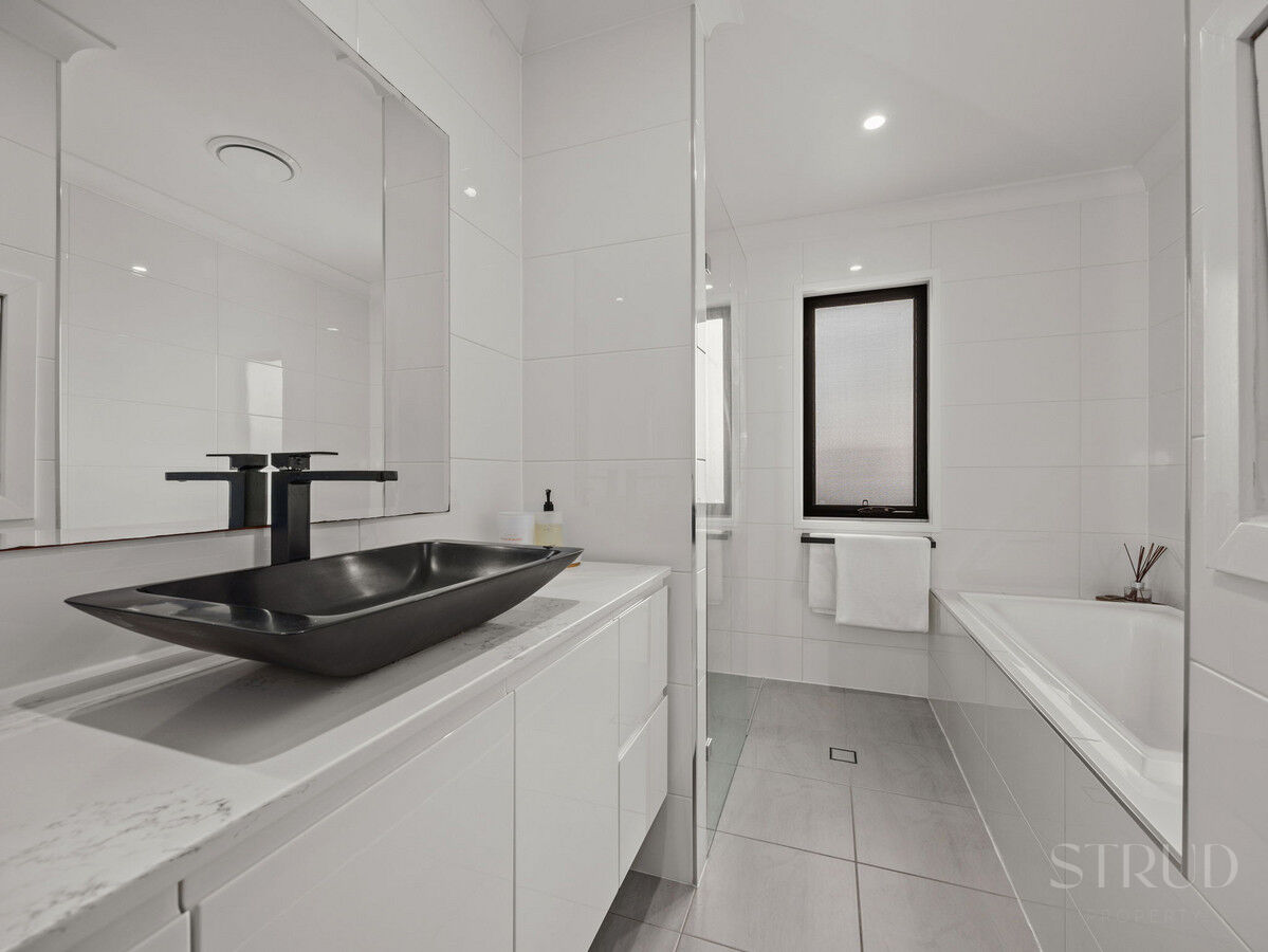 eyJ0eXAiOiJKV1QiLCJhbGciOiJIUzI1NiJ9.eyJzdGciOltbMTYsImh0dHBzOi8vYXUtY3JtLmNkbnMucmV4c29mdHdhcmUuY29tL2FwcC9saXZlc3RvcmUvYWNjb3VudHMvMzg2NC9saXN0aW5ncy80ODM1OTg2L2ltYWdlcy8yOC13ZWItb3ItbWxzLTc3LWhhcl8wYjdhLWM3NGMtZjczYS05ZWY4LTQ5YTQtMTllMy0wNWYzLTAwZDFfMjAyNTEyMTQxMDI1NTQuanBnIiwxXSxbMTYsImh0dHBzOi8vYXUtY3JtLmNkbnMucmV4c29mdHdhcmUuY29tL2FwcC9saXZlc3RvcmUvYWNjb3VudHMvMzg2NC93YXRlcm1hcmtzLzUwNy9pbWFnZXMvU3RydWQtV2hpdGVfZTFhNi0zYWY2LWVhYzEtYzUwNC1jOTExLWM1ZmEtZGNhMi1lMWJhXzIwMjIwNTIwMDExNzI1LnBuZyIsMV0sWzgsMjVdLFsxMixudWxsLDAuMDksMl0sWzYsImJvdHRvbS1yaWdodCIsMjUsMjVdXSwiaXNzIjoiNTFjZWJlMTItMTUzYy0xMWU5LTk4YTYtNmU0YTY3YzRmYTg3In0