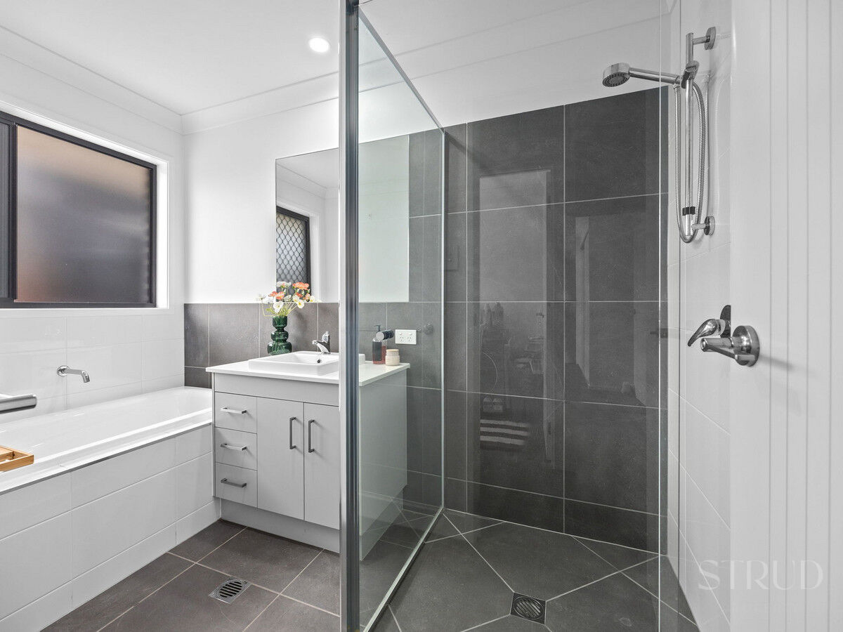 eyJ0eXAiOiJKV1QiLCJhbGciOiJIUzI1NiJ9.eyJzdGciOltbMTYsImh0dHBzOi8vYXUtY3JtLmNkbnMucmV4c29mdHdhcmUuY29tL2FwcC9saXZlc3RvcmUvYWNjb3VudHMvMzg2NC9saXN0aW5ncy80ODYyOTU2L2ltYWdlcy8xNy13ZWItb3ItbWxzLTcwLWxlYV8yOGRjLTRmNDEtNGIxNC01NTNkLTA5ZGYtMzFhZC1iNzE0LTU0MjdfMjAyNjAyMTAwMzUzMTkuanBnIiwxXSxbMTYsImh0dHBzOi8vYXUtY3JtLmNkbnMucmV4c29mdHdhcmUuY29tL2FwcC9saXZlc3RvcmUvYWNjb3VudHMvMzg2NC93YXRlcm1hcmtzLzUwNy9pbWFnZXMvU3RydWQtV2hpdGVfZTFhNi0zYWY2LWVhYzEtYzUwNC1jOTExLWM1ZmEtZGNhMi1lMWJhXzIwMjIwNTIwMDExNzI1LnBuZyIsMV0sWzgsMjVdLFsxMixudWxsLDAuMDksMl0sWzYsImJvdHRvbS1yaWdodCIsMjUsMjVdXSwiaXNzIjoiNTFjZWJlMTItMTUzYy0xMWU5LTk4YTYtNmU0YTY3YzRmYTg3In0