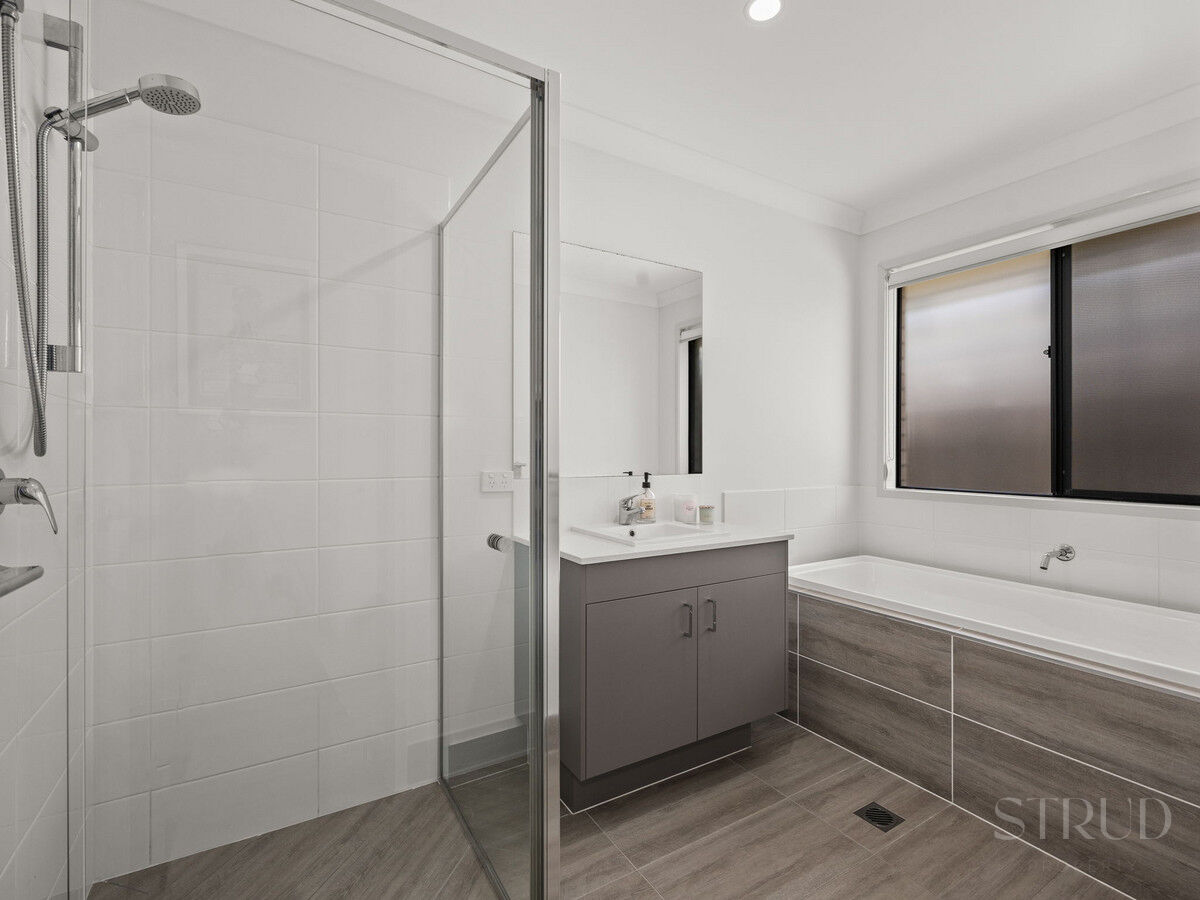 eyJ0eXAiOiJKV1QiLCJhbGciOiJIUzI1NiJ9.eyJzdGciOltbMTYsImh0dHBzOi8vYXUtY3JtLmNkbnMucmV4c29mdHdhcmUuY29tL2FwcC9saXZlc3RvcmUvYWNjb3VudHMvMzg2NC9saXN0aW5ncy80NDAzNjAwL2ltYWdlcy8zMy13ZWItb3ItbWxzLTctc292ZV85Y2M1LTY0ZjMtMDI5Ni1kYzAzLWU3ODYtNjhjMS1mYzM5LWU5ZDVfMjAyNjAzMjYxMjUyNTIuanBnIiwxXSxbMTYsImh0dHBzOi8vYXUtY3JtLmNkbnMucmV4c29mdHdhcmUuY29tL2FwcC9saXZlc3RvcmUvYWNjb3VudHMvMzg2NC93YXRlcm1hcmtzLzUwNy9pbWFnZXMvU3RydWQtV2hpdGVfZTFhNi0zYWY2LWVhYzEtYzUwNC1jOTExLWM1ZmEtZGNhMi1lMWJhXzIwMjIwNTIwMDExNzI1LnBuZyIsMV0sWzgsMjVdLFsxMixudWxsLDAuMDksMl0sWzYsImJvdHRvbS1yaWdodCIsMjUsMjVdXSwiaXNzIjoiNTFjZWJlMTItMTUzYy0xMWU5LTk4YTYtNmU0YTY3YzRmYTg3In0