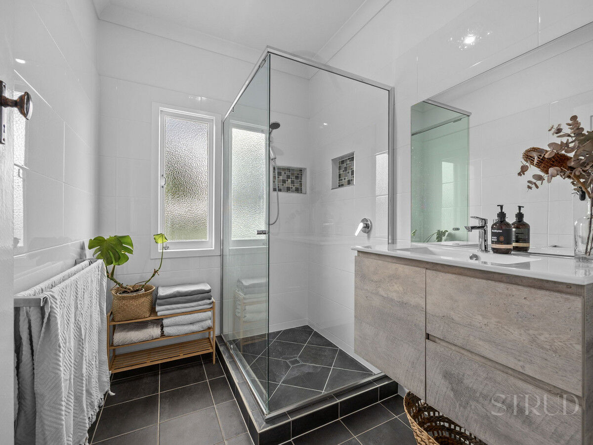 eyJ0eXAiOiJKV1QiLCJhbGciOiJIUzI1NiJ9.eyJzdGciOltbMTYsImh0dHBzOi8vYXUtY3JtLmNkbnMucmV4c29mdHdhcmUuY29tL2FwcC9saXZlc3RvcmUvYWNjb3VudHMvMzg2NC9saXN0aW5ncy80ODgzMDg0L2ltYWdlcy8yMC13ZWItb3ItbWxzLTUyLWFsYl80YTNjLTk0OWItMzg0Yi0zMzI0LTYyNDMtZWU2ZC1kZTk4LTkyMzhfMjAyNjAyMDMwMTU0MjQuanBnIiwxXSxbMTYsImh0dHBzOi8vYXUtY3JtLmNkbnMucmV4c29mdHdhcmUuY29tL2FwcC9saXZlc3RvcmUvYWNjb3VudHMvMzg2NC93YXRlcm1hcmtzLzUwNy9pbWFnZXMvU3RydWQtV2hpdGVfZTFhNi0zYWY2LWVhYzEtYzUwNC1jOTExLWM1ZmEtZGNhMi1lMWJhXzIwMjIwNTIwMDExNzI1LnBuZyIsMV0sWzgsMjVdLFsxMixudWxsLDAuMDksMl0sWzYsImJvdHRvbS1yaWdodCIsMjUsMjVdXSwiaXNzIjoiNTFjZWJlMTItMTUzYy0xMWU5LTk4YTYtNmU0YTY3YzRmYTg3In0